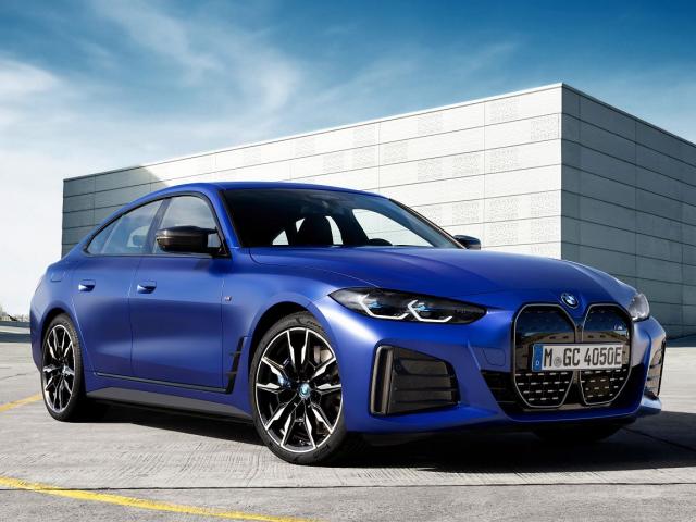 BMW i4 (G26 M50)(2021-2023) – schematy bezpieczników i przekaźników