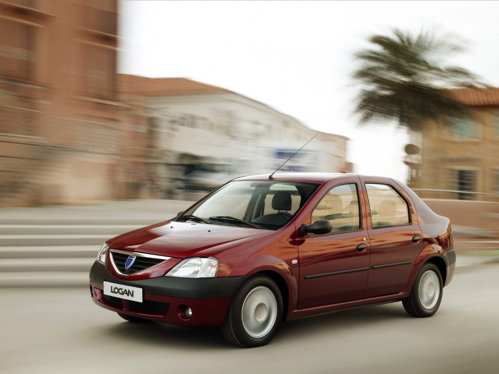 Dacia Logan I (2005-2013) – schematy bezpieczników i przekaźników