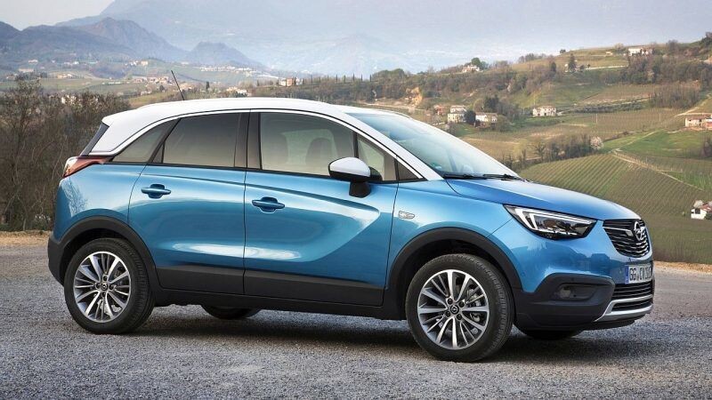 Opel Crossland X (2017-2020) – schematy bezpieczników i przekaźników