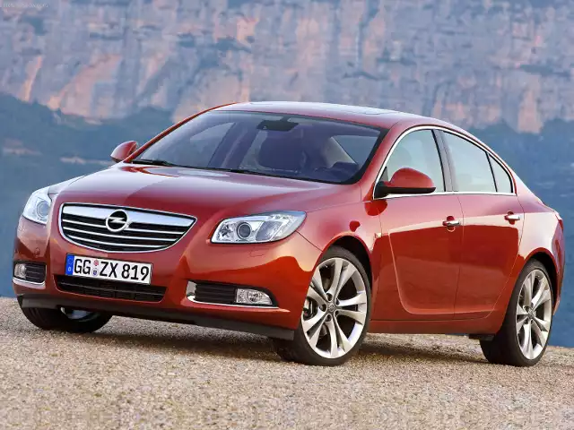 Opel Insignia A (2014-2015) – schematy bezpieczników i przekaźników