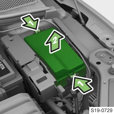 Skoda Octavia iV plug-in (2023) - schematy bezpieczników i przekaźników