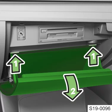 Skoda Superb III (2021) - schematy bezpieczników i przekaźników
