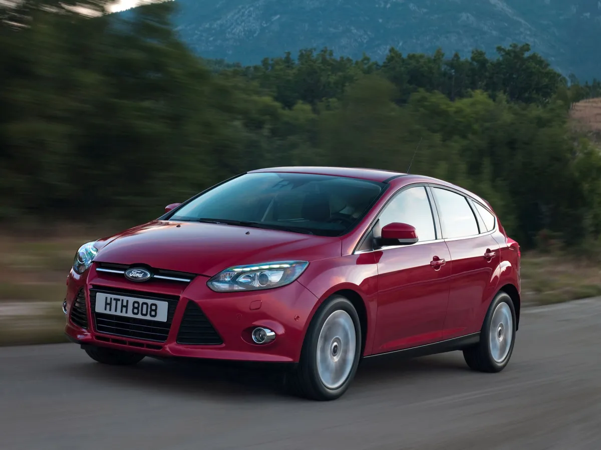 Ford Focus III (2012) – schematy bezpieczników i przekaźników