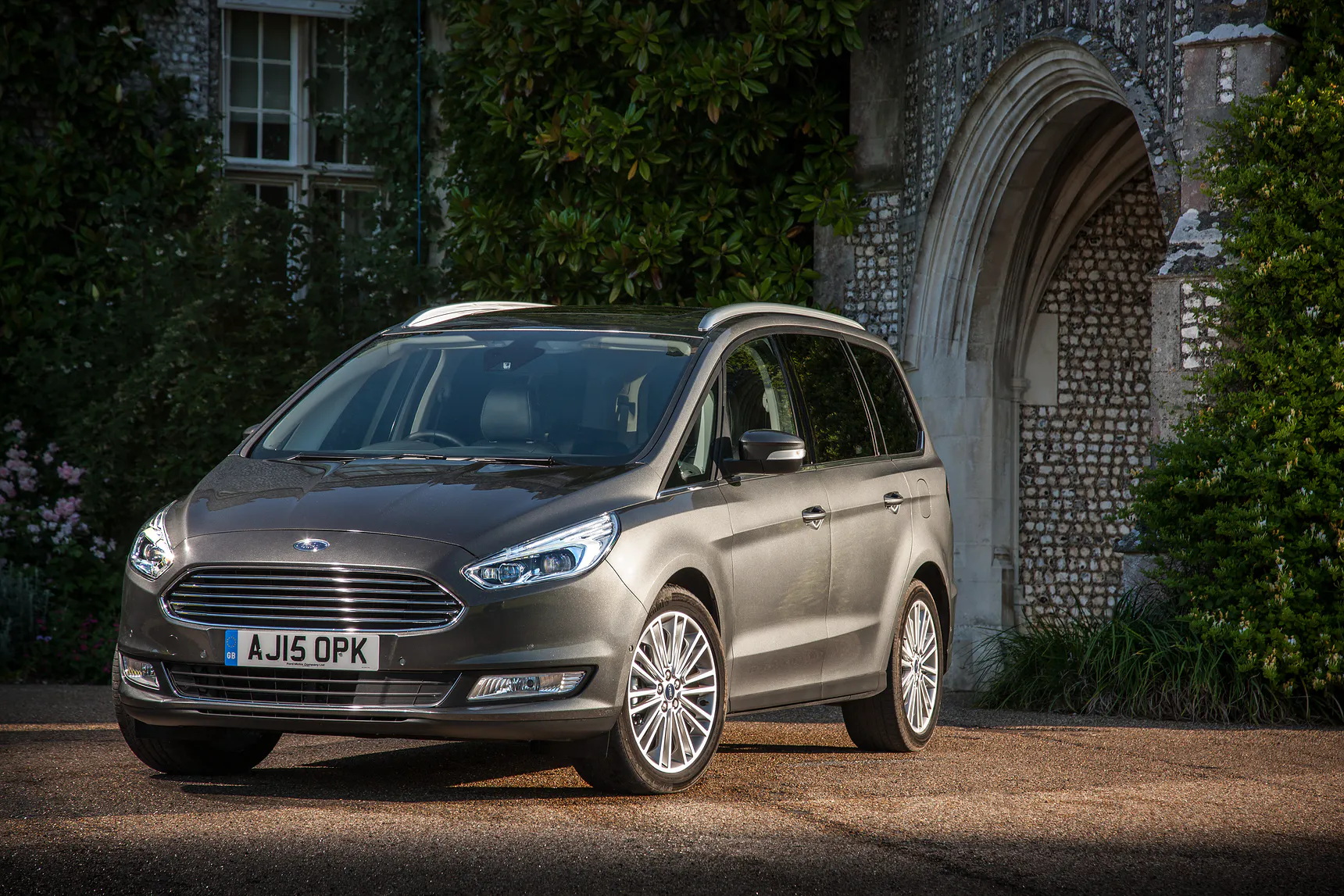 Ford Galaxy III i S-Max (2020-2023) – schematy bezpieczników i przekaźników