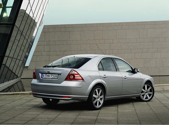 Ford Mondeo III (2000-2007) – schematy bezpieczników i przekaźników