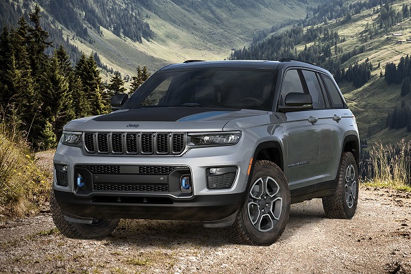 Jeep Grand Cherokee 4xe (2022) – schematy bezpieczników i przekaźników