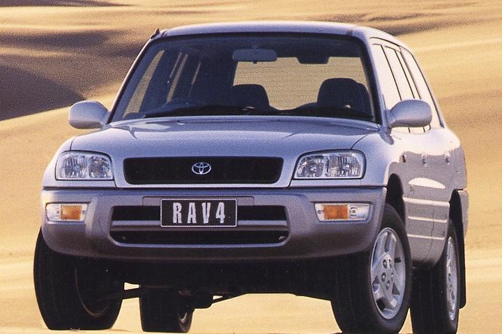 Toyota RAV4 XA10 (1998-2000) – schematy bezpieczników i przekaźników
