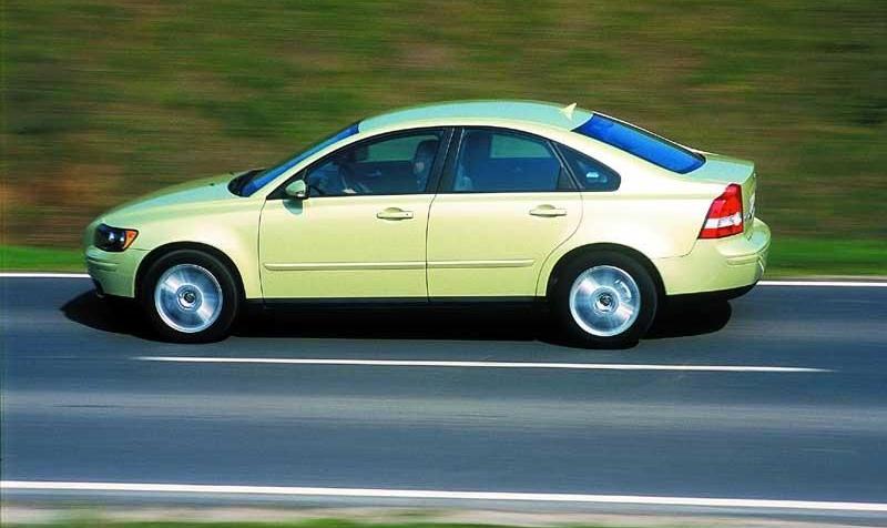 Volvo S40 (2005) – schematy bezpieczników i przekaźników