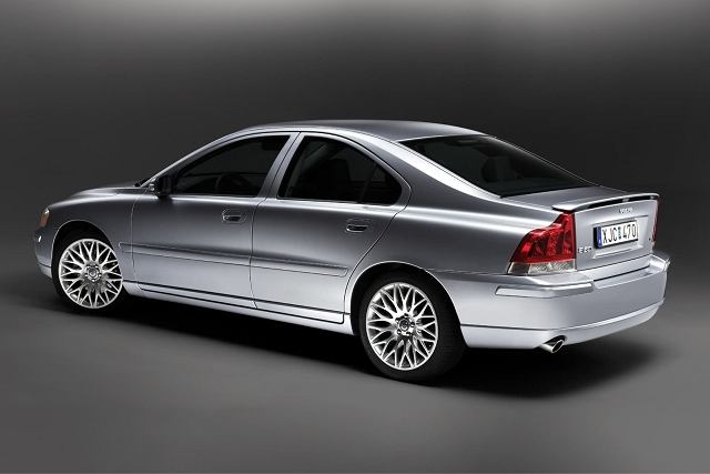 Volvo S60 (2005) – schematy bezpieczników i przekaźników