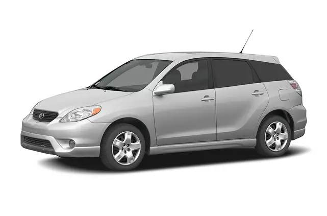 Toyota Matrix E130 (2003-2008) – schematy bezpieczników i przekaźników