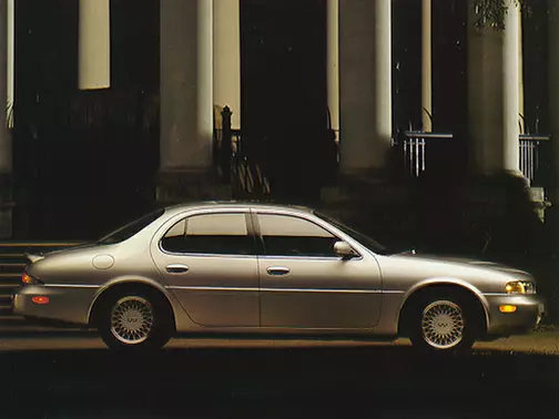 Infiniti J30 (1993-1997) – schematy bezpieczników i przekaźników