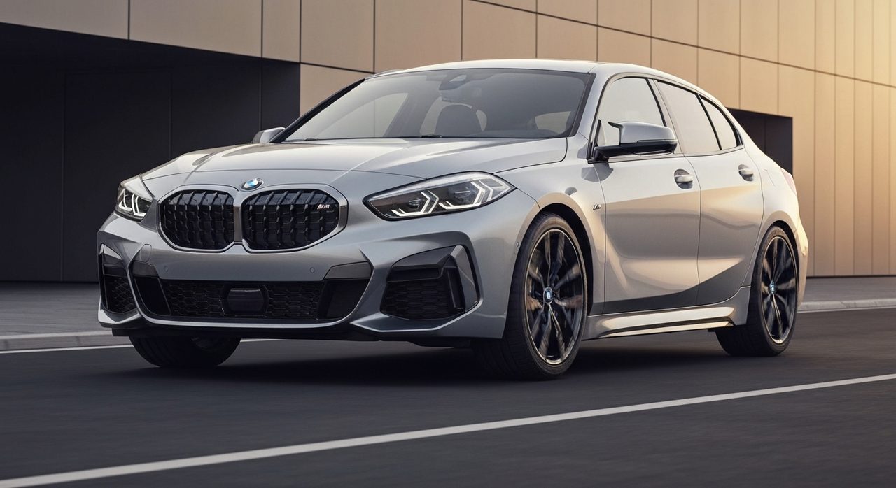 Nowe BMW M135i: 300 KM, 4,9 s do setki i cyfrowy kokpit 2026