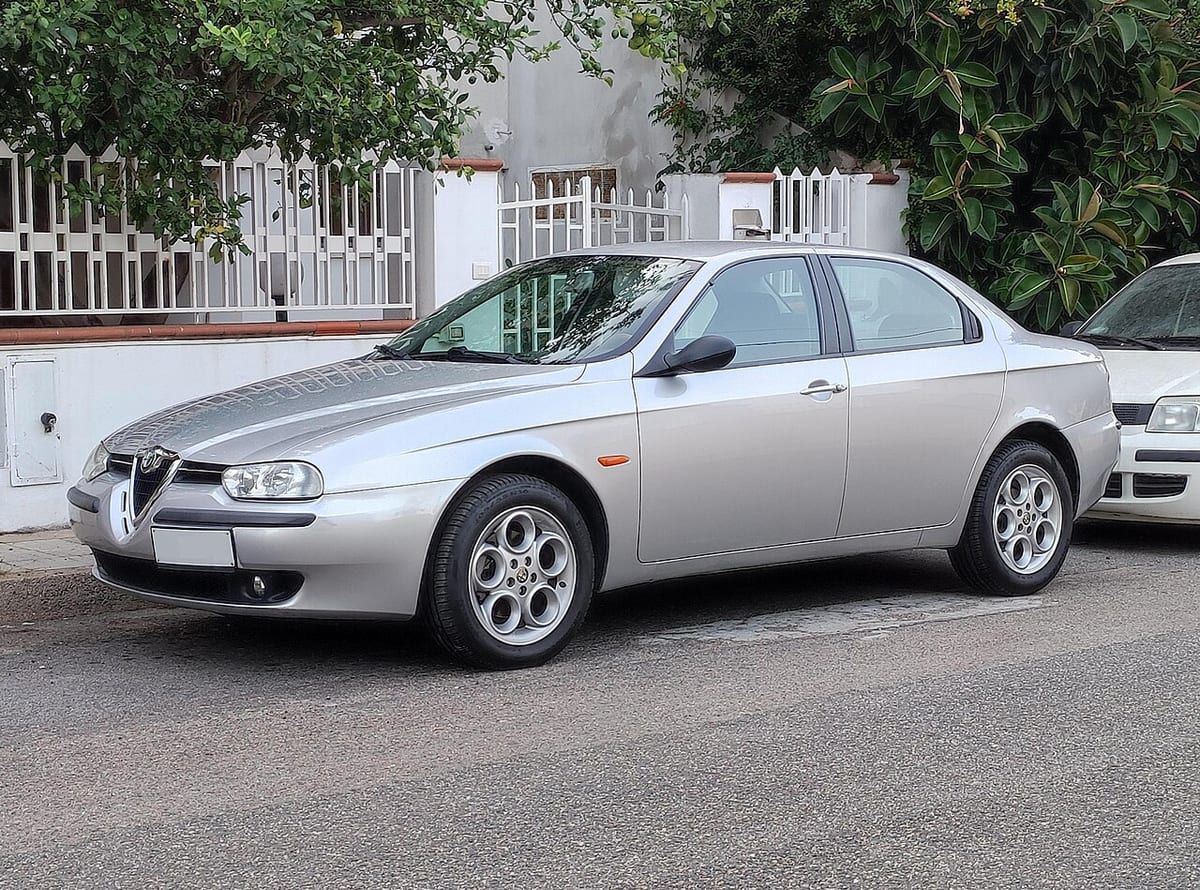 Alfa Romeo 156 (1997-2007) – schematy bezpieczników i przekaźników