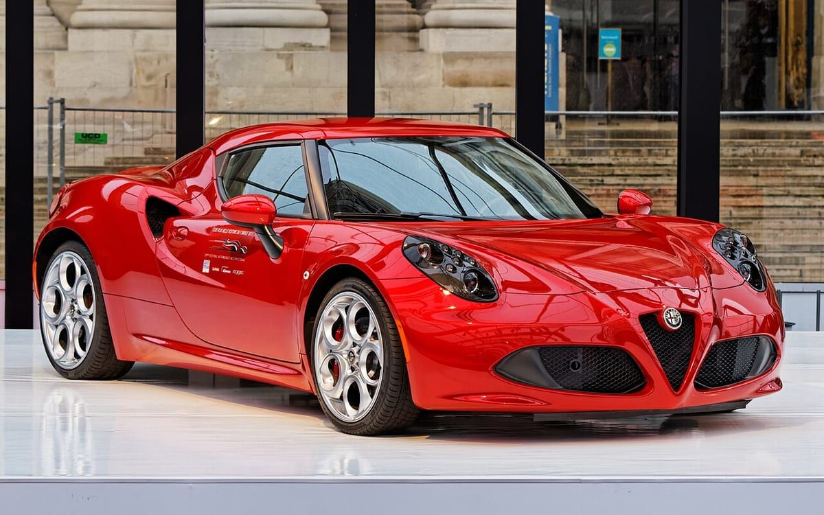 Alfa Romeo 4C (2017-2019) – schematy bezpieczników i przekaźników