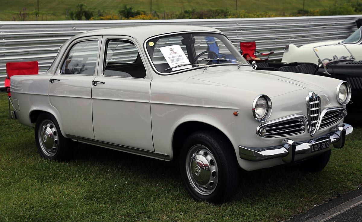 Alfa Romeo Giulietta (2013-2018) – schematy bezpieczników i przekaźników