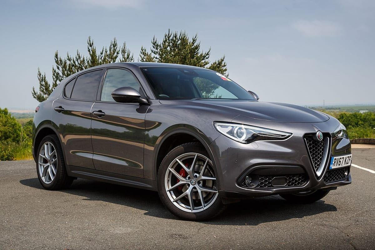 Alfa Romeo Stelvio (2020-2023) – schematy bezpieczników i przekaźników