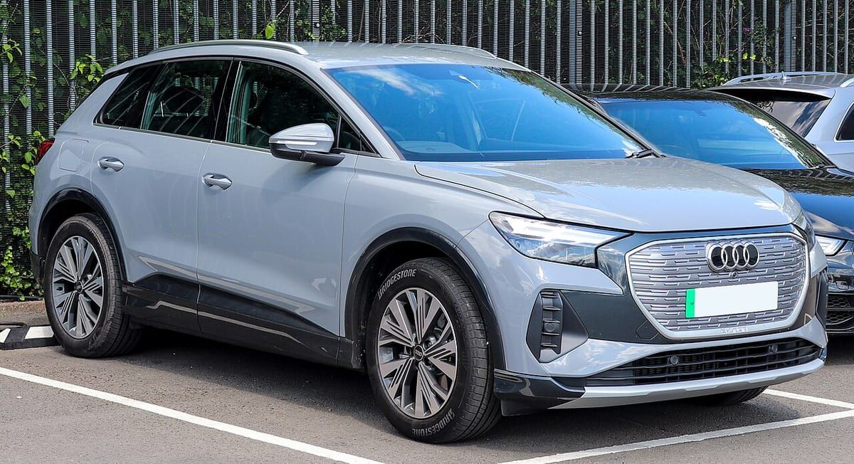 Audi Q4 e-tron (2021-2022) – schematy bezpieczników i przekaźników