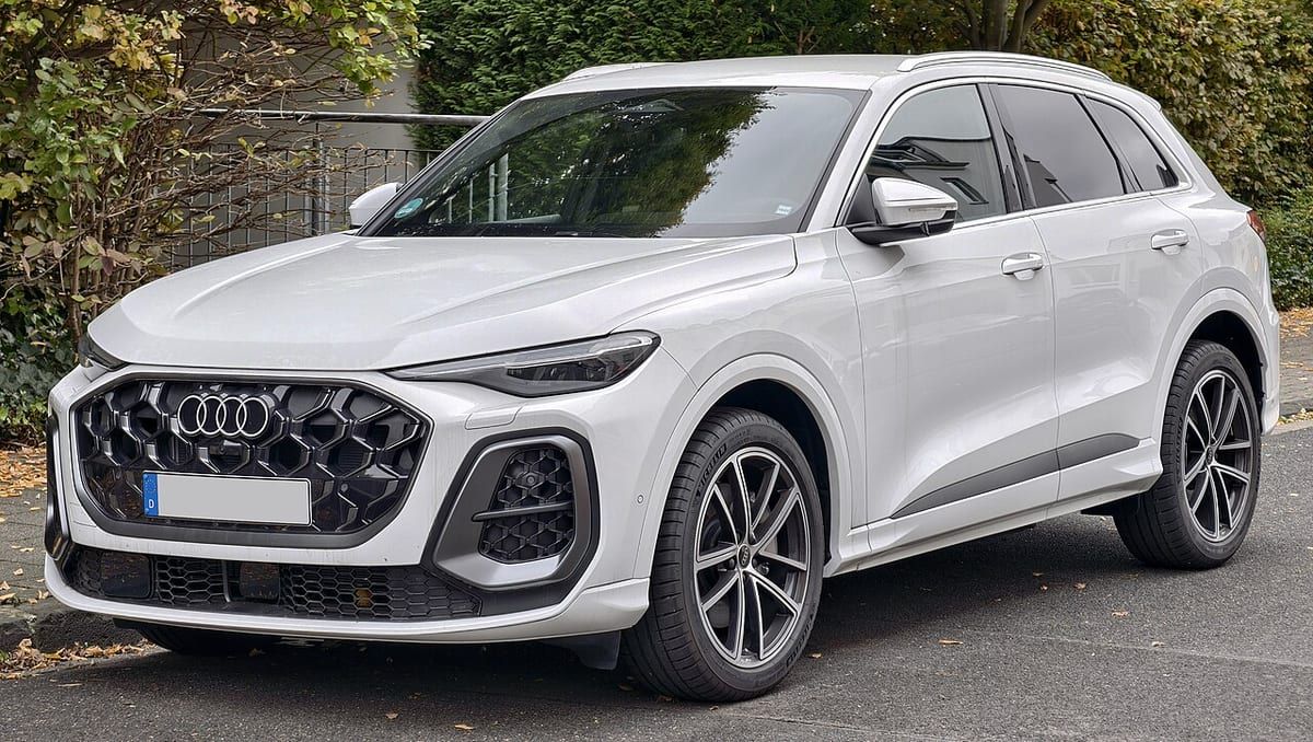 Audi Q5 FY (2023) – schematy bezpieczników i przekaźników