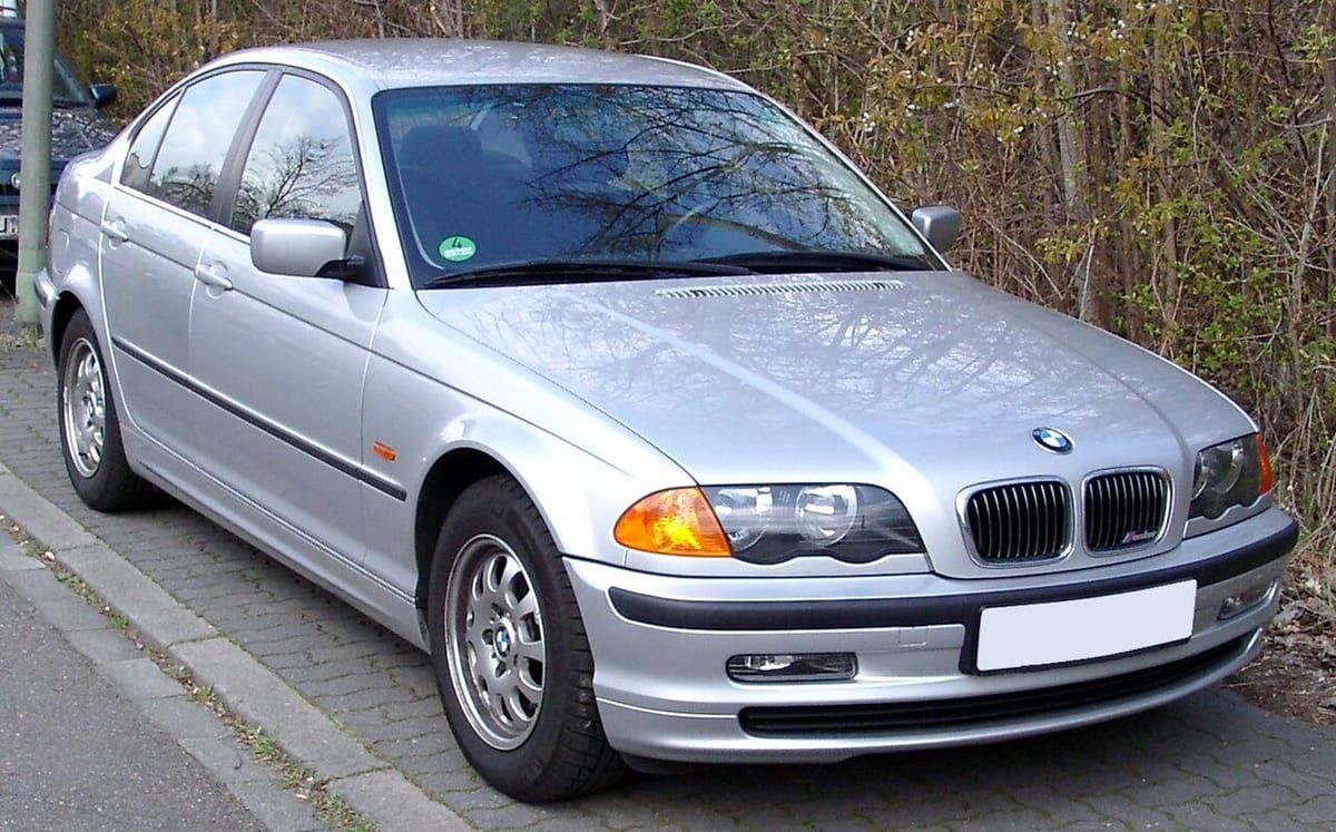 BMW 3 (E46) (1998-2006) – schematy bezpieczników i przekaźników