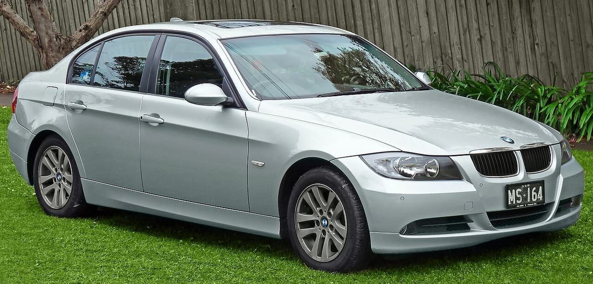 BMW 3 (E90-E91-E92-E93) (2005-2010) – schematy bezpieczników i przekaźników