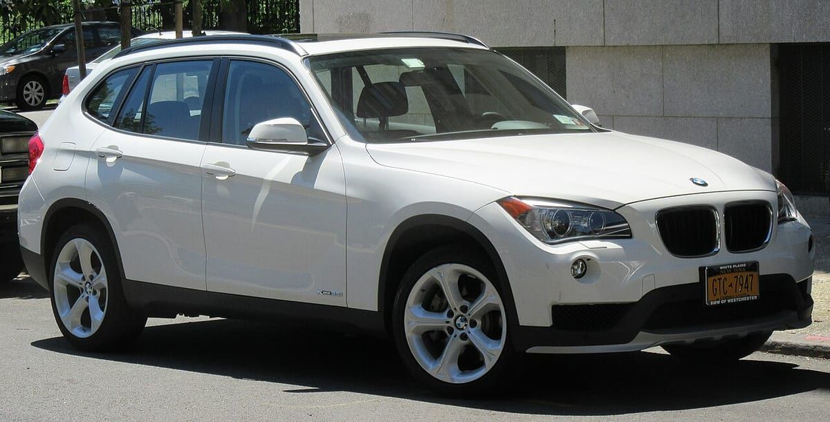 BMW X1 (E84) (2010-2015) – schematy bezpieczników i przekaźników