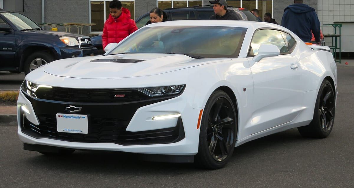 Chevrolet Camaro (1996-1997) – schematy bezpieczników i przekaźników