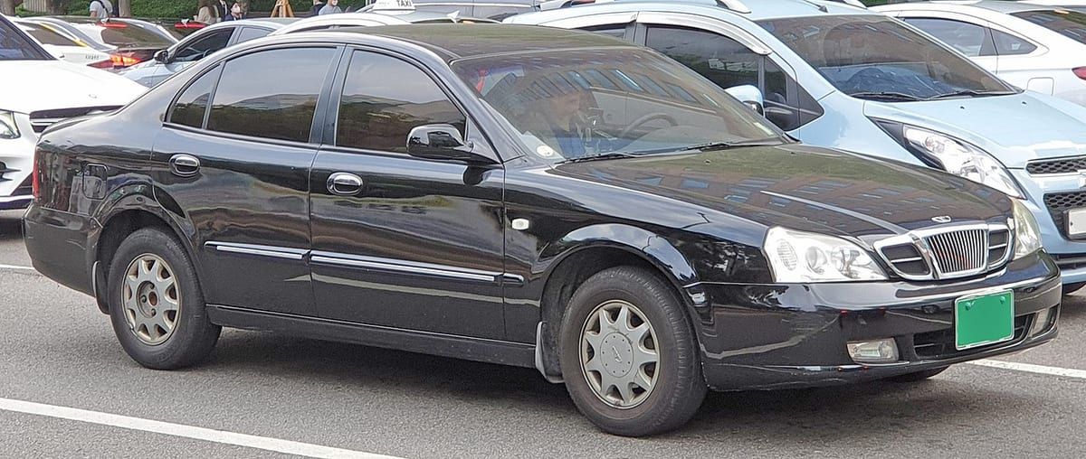 Chevrolet Evanda (2000-2006) – schematy bezpieczników i przekaźników