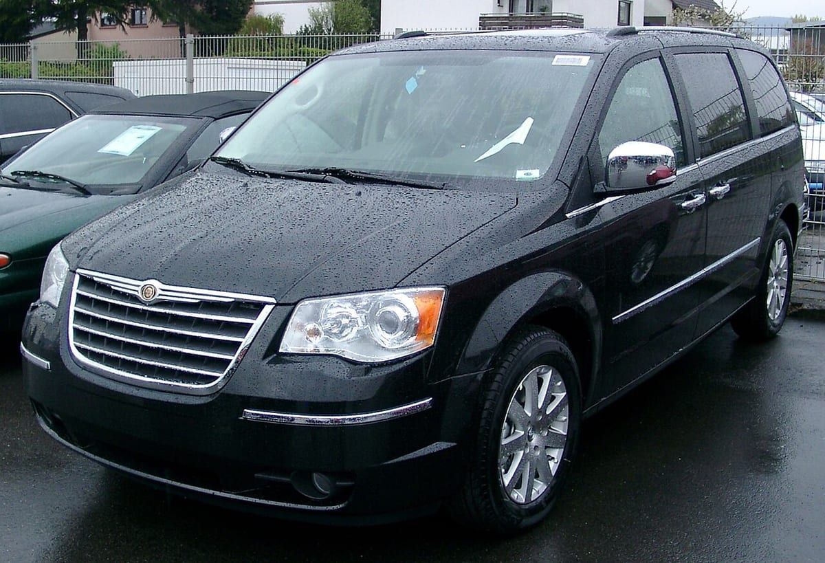 Chrysler Voyager (1996-2000) – schematy bezpieczników i przekaźników