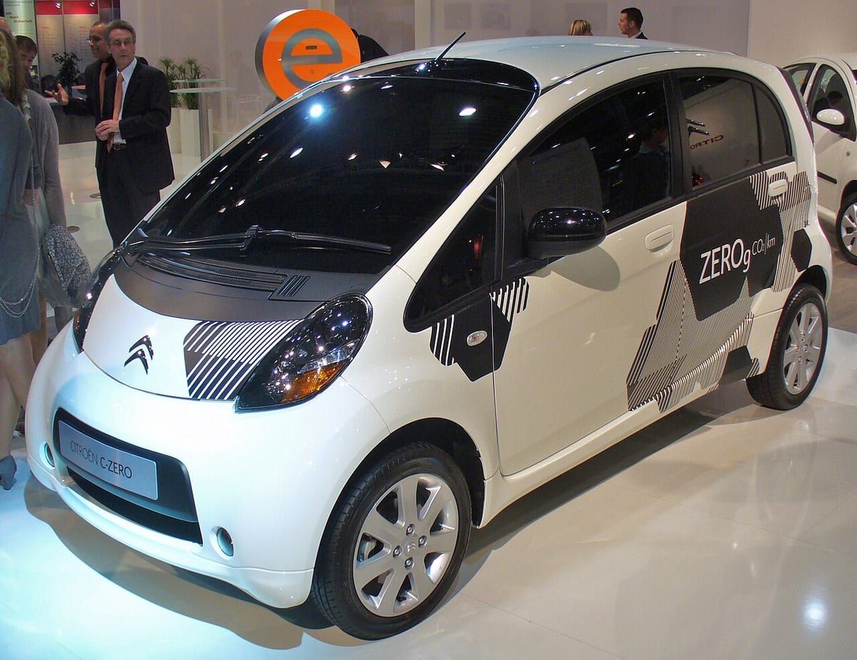 Citroën C-Zero (2010-2018) – schematy bezpieczników i przekaźników