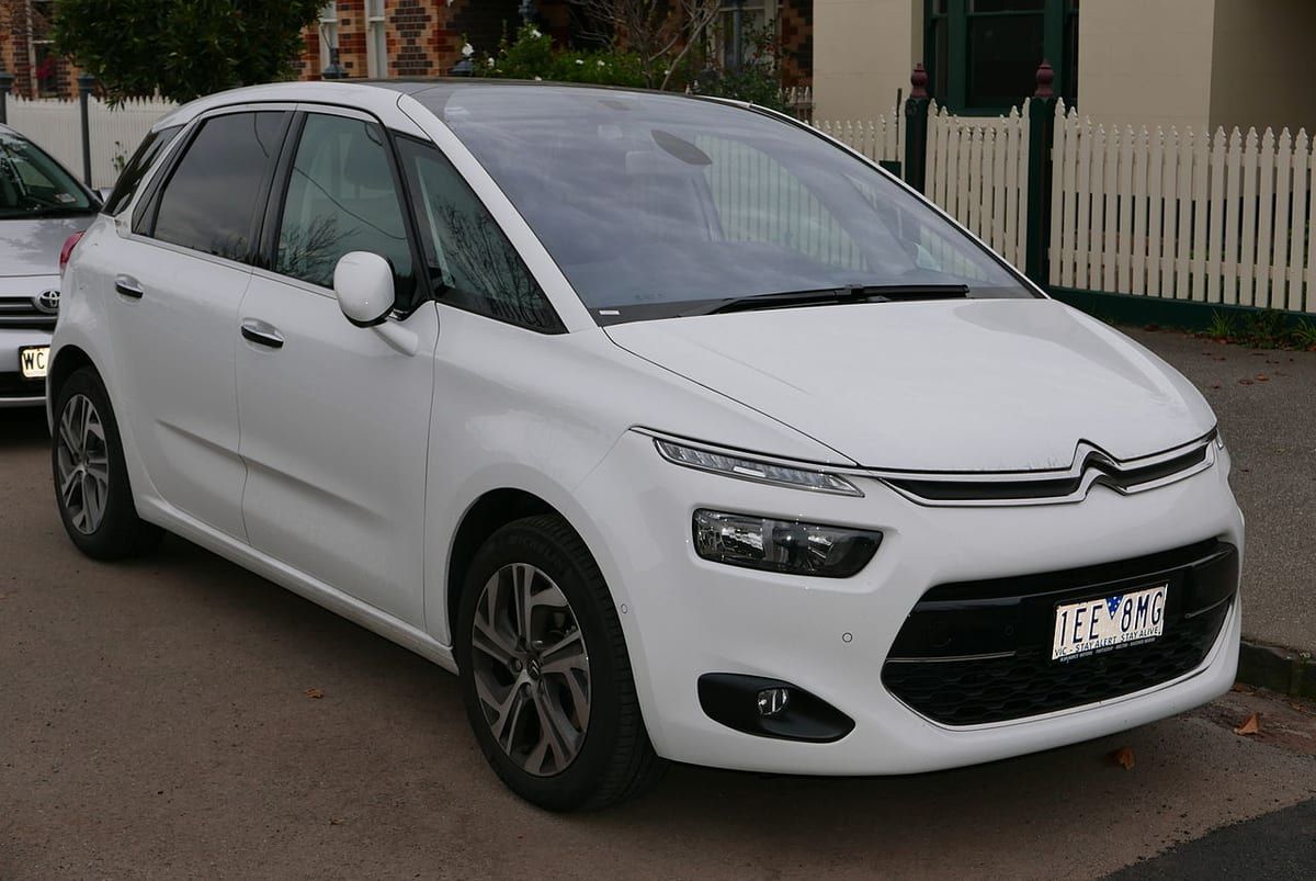 Citroën C4 Spacetourer (2018-2021) – schematy bezpieczników i przekaźników