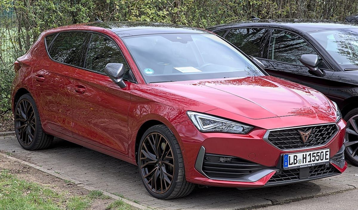 Cupra Leon II (2022-2023) – schematy bezpieczników i przekaźników