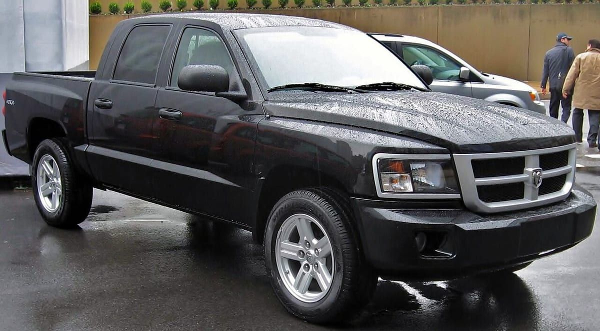 Dodge Dakota (2000-2004) – schematy bezpieczników i przekaźników