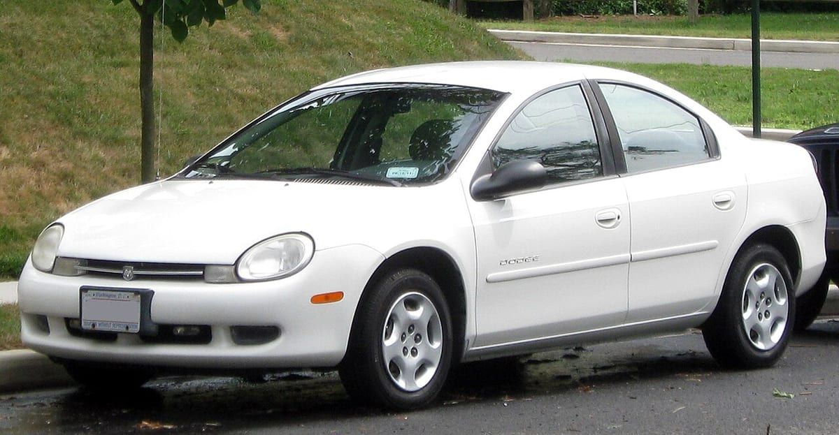 Dodge Neon (2016-2021) – schematy bezpieczników i przekaźników