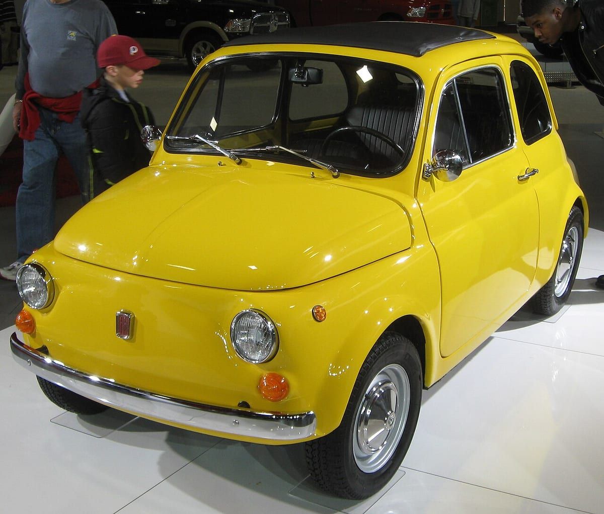 Fiat 500 (2010-2014) – schematy bezpieczników i przekaźników