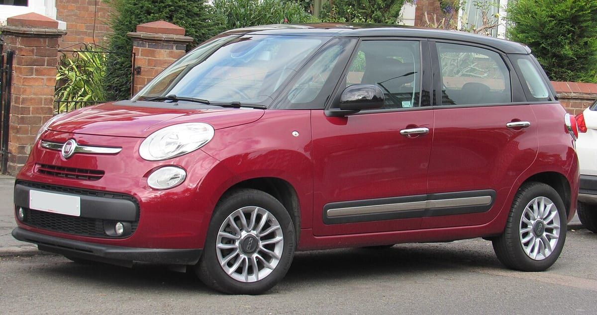 Fiat 500L (2018-2019) – schematy bezpieczników i przekaźników
