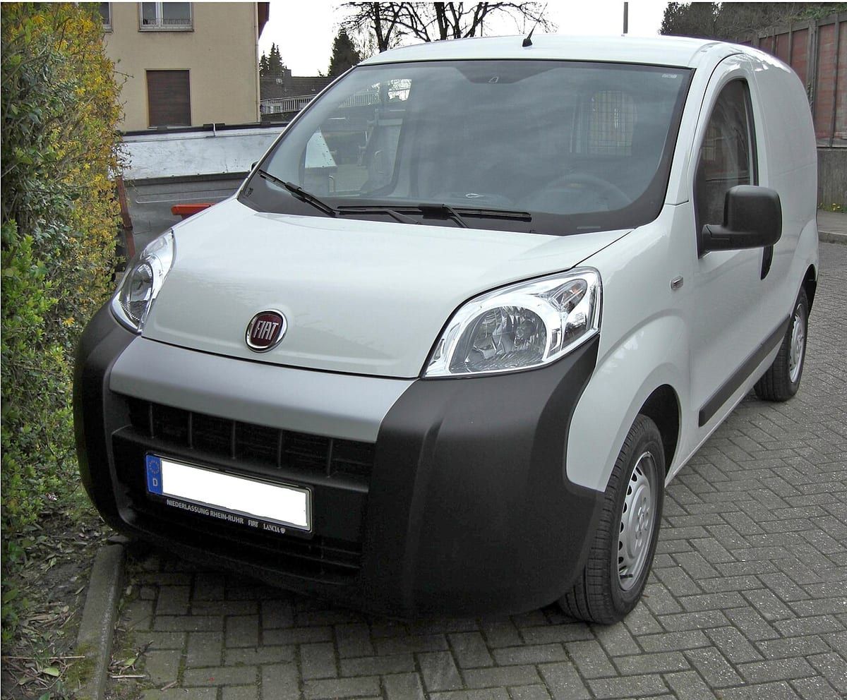 Fiat Fiorino i Qubo (2007-2013) – schematy bezpieczników i przekaźników
