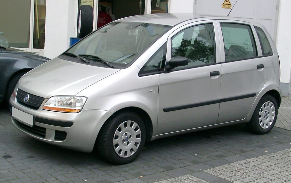 Fiat Idea (2003-2012) – schematy bezpieczników i przekaźników