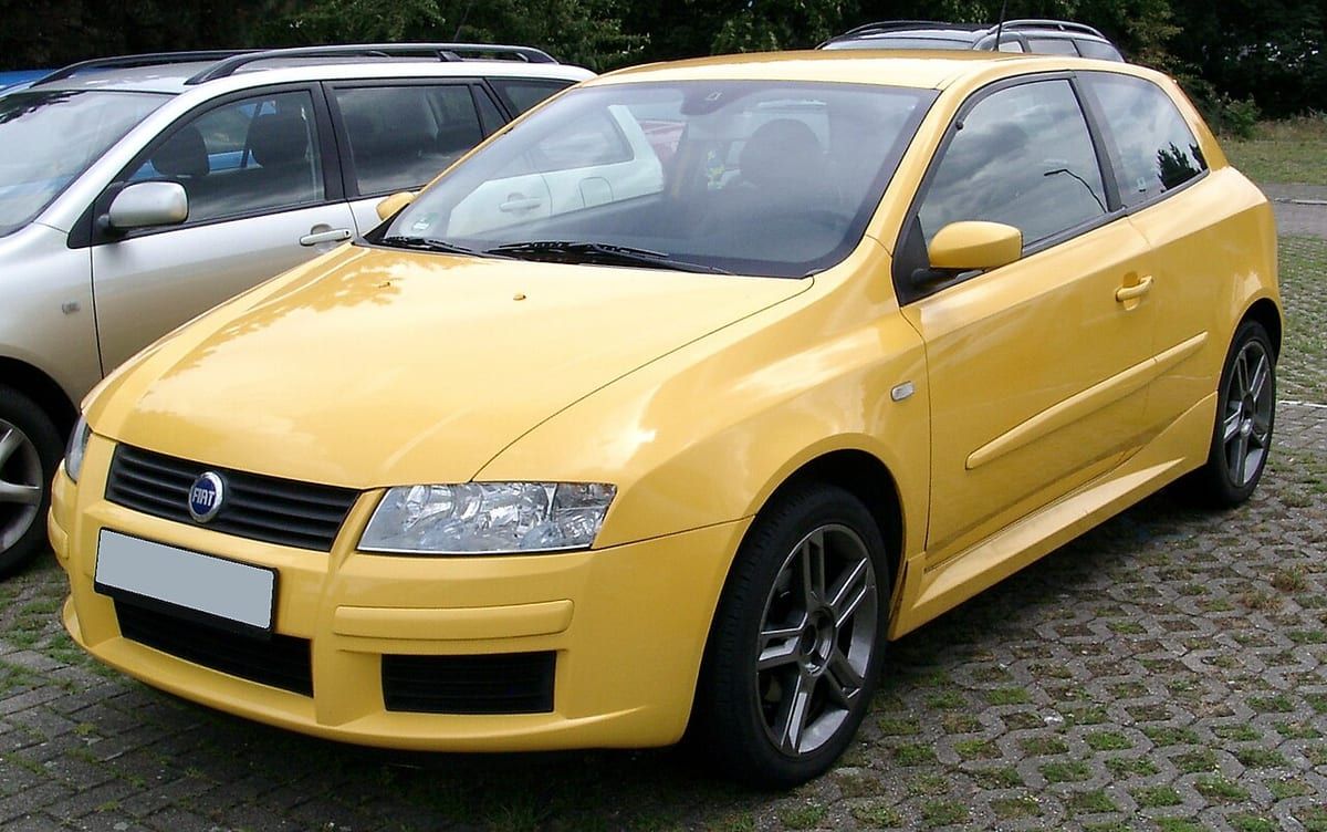 Fiat Stilo (2001-2008) – schematy bezpieczników i przekaźników