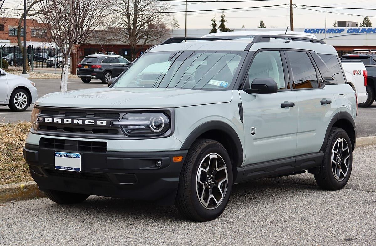 Ford Bronco Sport (2023) – schematy bezpieczników i przekaźników