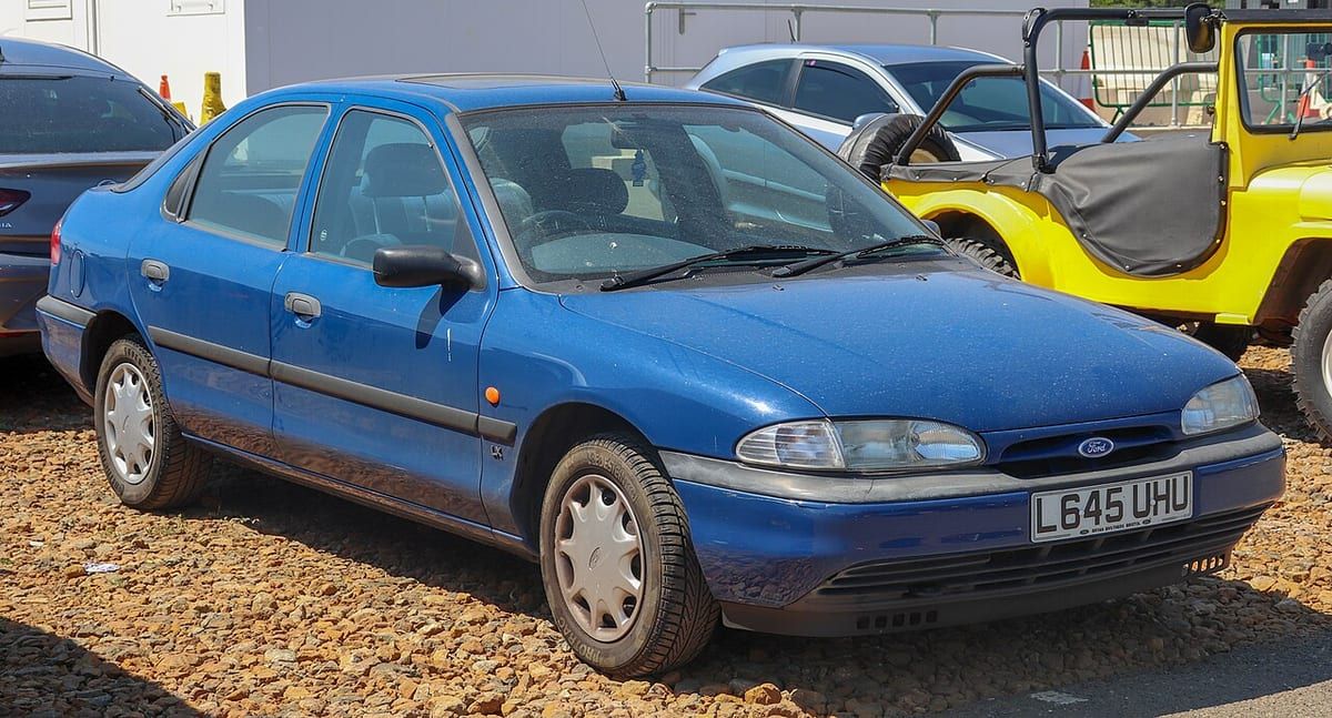 Ford Contour (1995-2000) – schematy bezpieczników i przekaźników