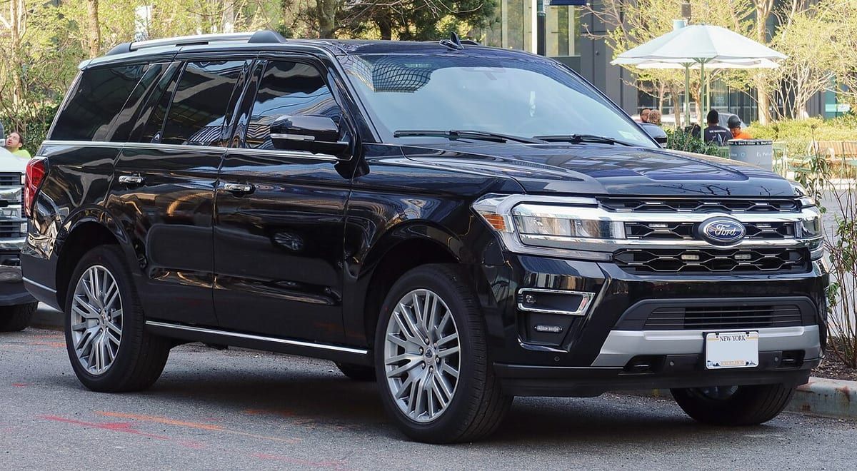 Ford Expedition IV (2018-2021) – schematy bezpieczników i przekaźników