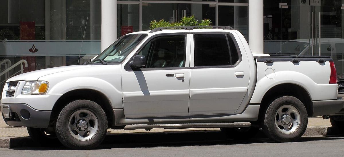 Ford Explorer IV (2005-2010) – schematy bezpieczników i przekaźników