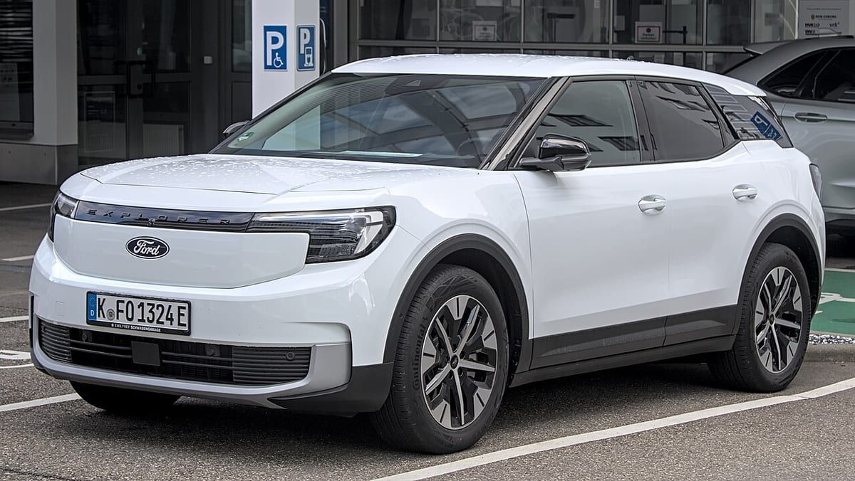 Ford Explorer V (2018-2019) – schematy bezpieczników i przekaźników