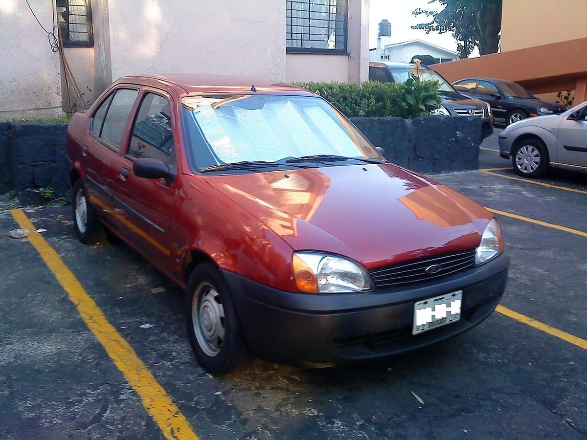 Ford Ikon (2000-2010) – schematy bezpieczników i przekaźników