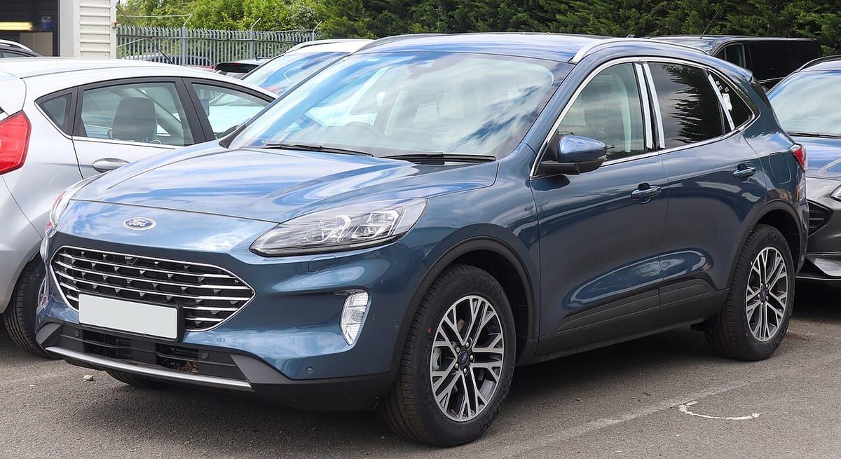 Ford Kuga II (2018-2019) – schematy bezpieczników i przekaźników