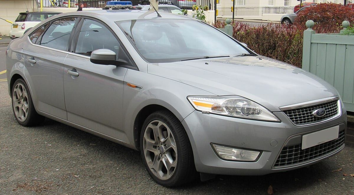 Ford Mondeo IV (2010-2014) – schematy bezpieczników i przekaźników