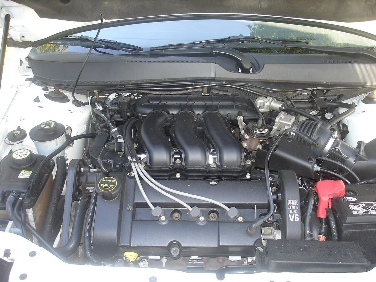 Ford Mondeo V (2015-2019) – schematy bezpieczników i przekaźników