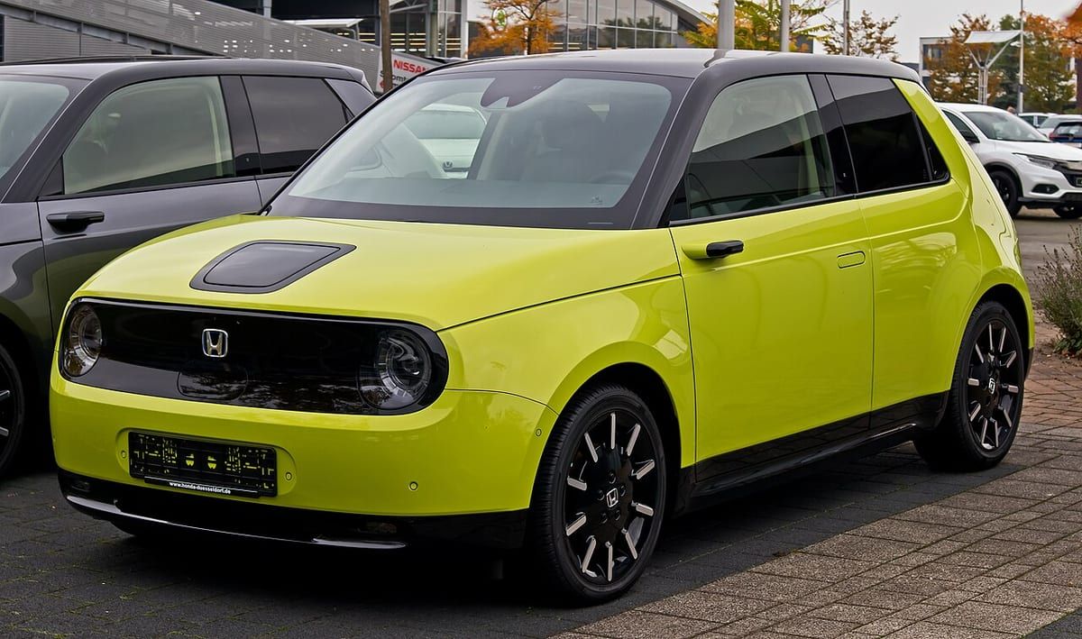 Honda e (2020-2023) – schematy bezpieczników i przekaźników