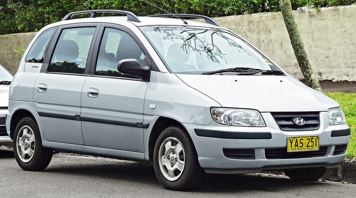 Hyundai Matrix (2006-2008) – schematy bezpieczników i przekaźników