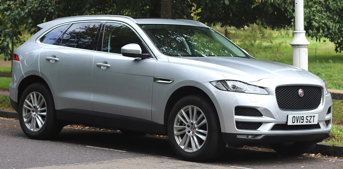 Jaguar F-Pace (X761) (2017-2020) – schematy bezpieczników i przekaźników